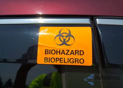 2018 Honda Cr-V Touring z USA, uszkodzony, nr VIN 7FARW2H98JE041777